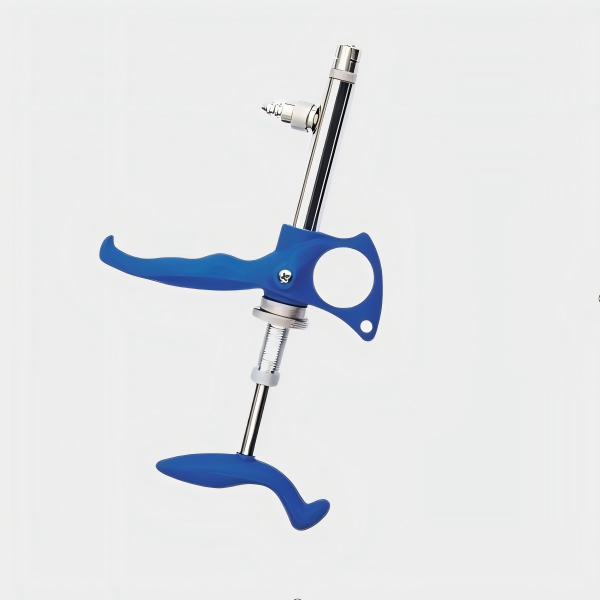 Veterinary continuous syringe 